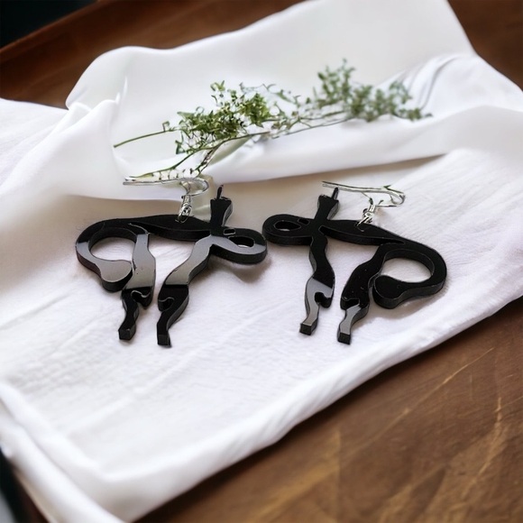 “My Body My Choice” Earrings - Feminist Statement Earrings, Brand New, Uterus - Picture 2 of 9